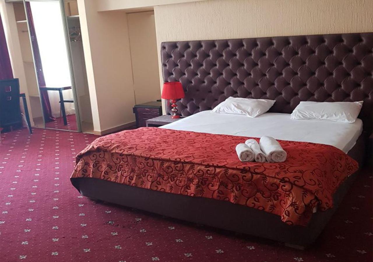 צ'יסינאו Emperum Nelson Hotel מראה חיצוני תמונה