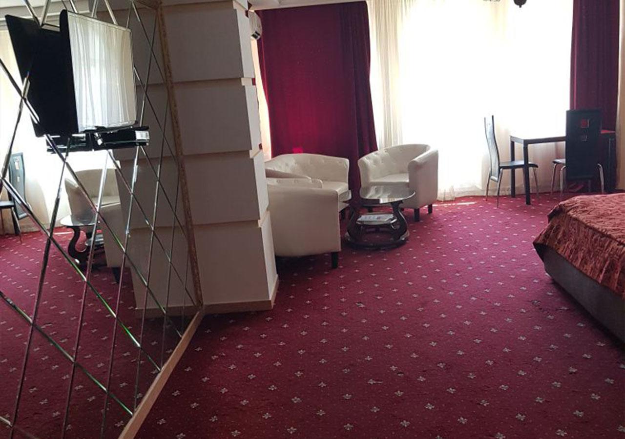 צ'יסינאו Emperum Nelson Hotel מראה חיצוני תמונה