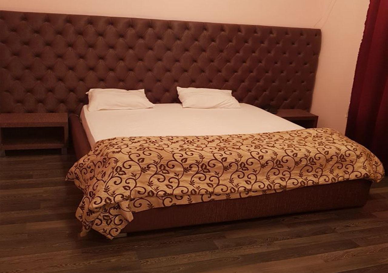 צ'יסינאו Emperum Nelson Hotel מראה חיצוני תמונה