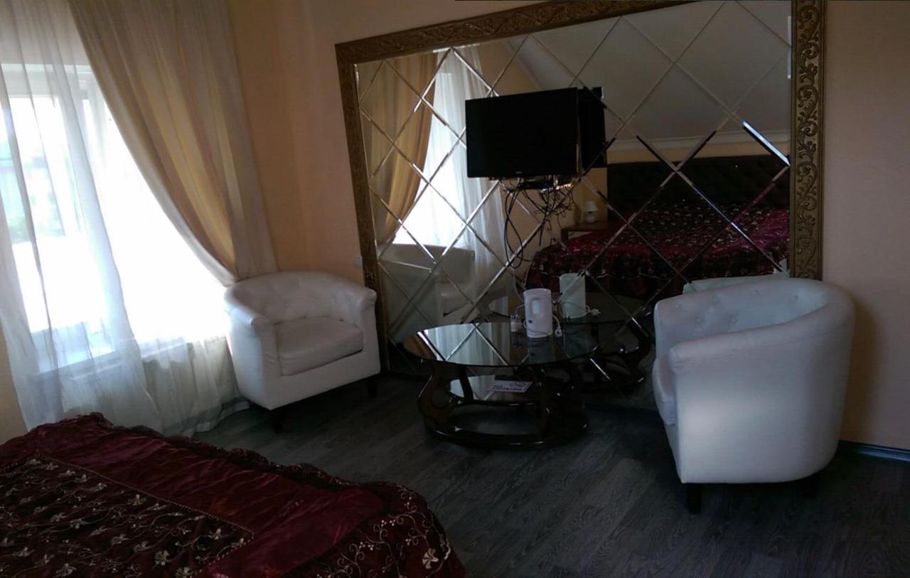 צ'יסינאו Emperum Nelson Hotel מראה חיצוני תמונה