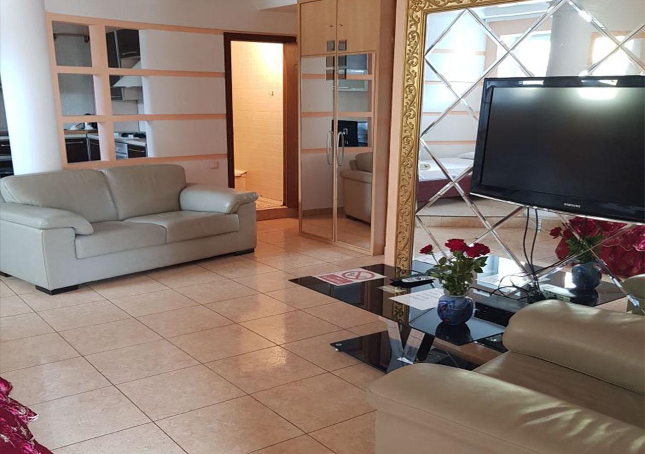 צ'יסינאו Emperum Nelson Hotel מראה חיצוני תמונה