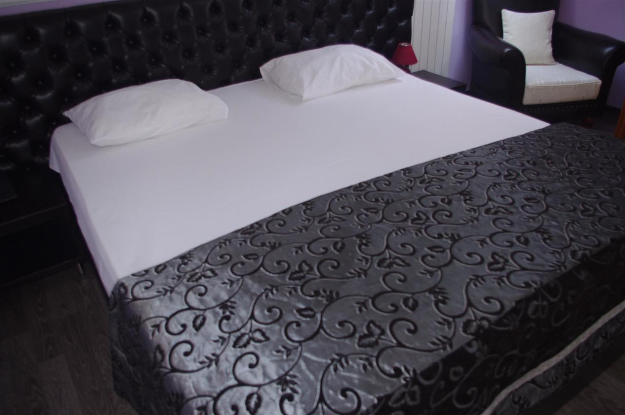 צ'יסינאו Emperum Nelson Hotel מראה חיצוני תמונה