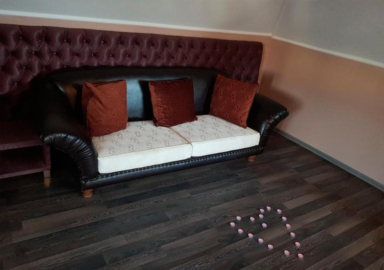 צ'יסינאו Emperum Nelson Hotel מראה חיצוני תמונה