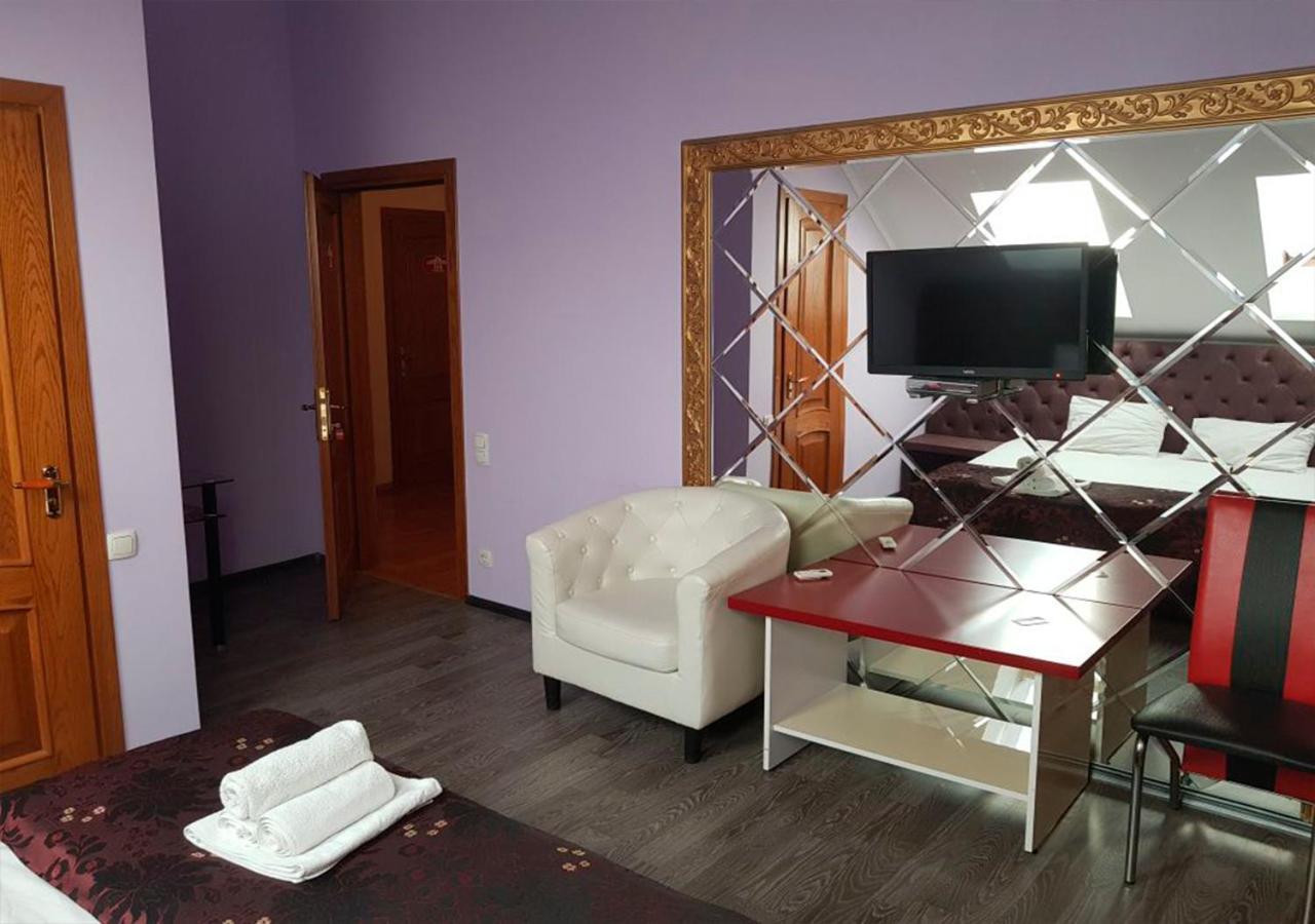 צ'יסינאו Emperum Nelson Hotel מראה חיצוני תמונה