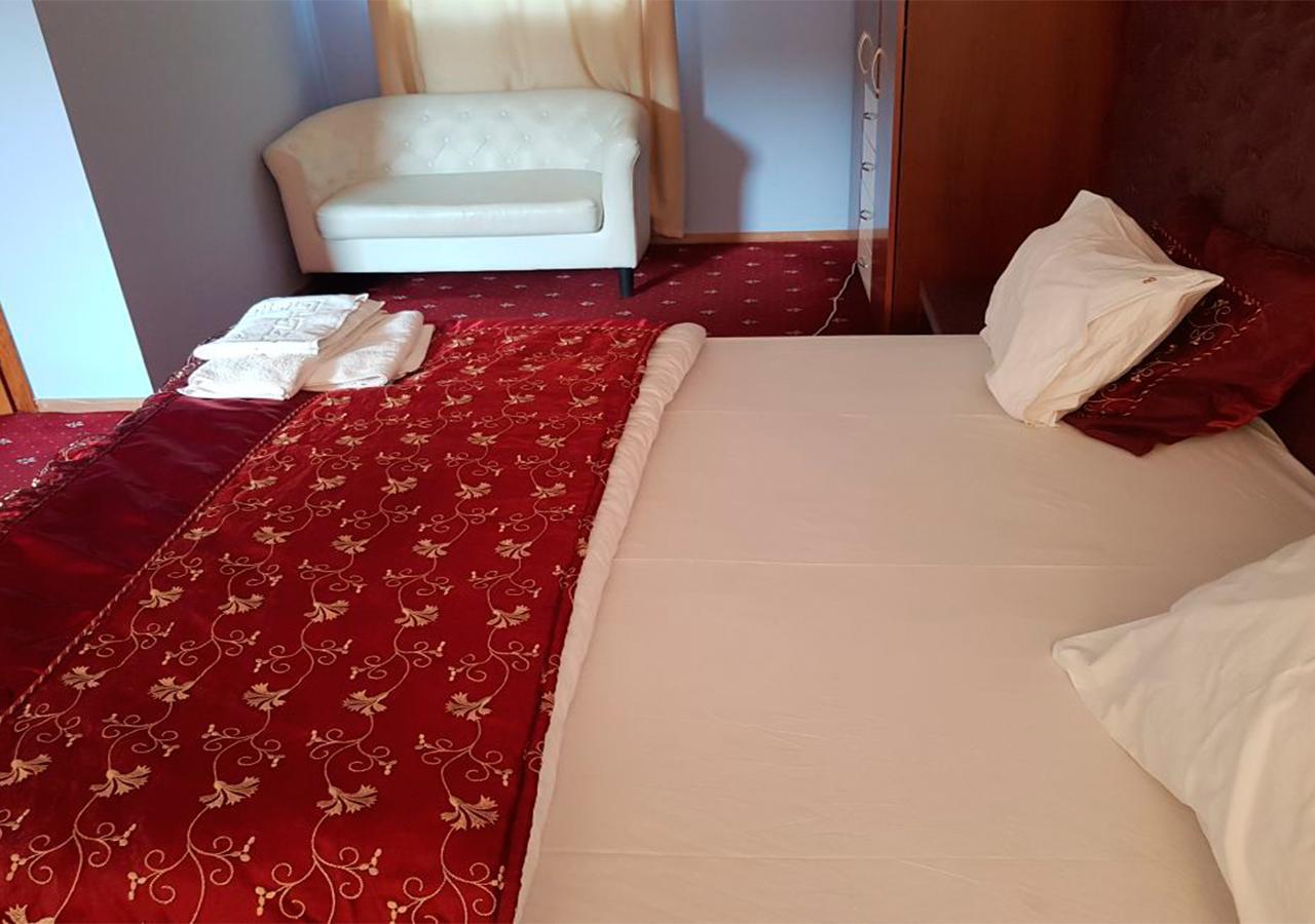 צ'יסינאו Emperum Nelson Hotel מראה חיצוני תמונה